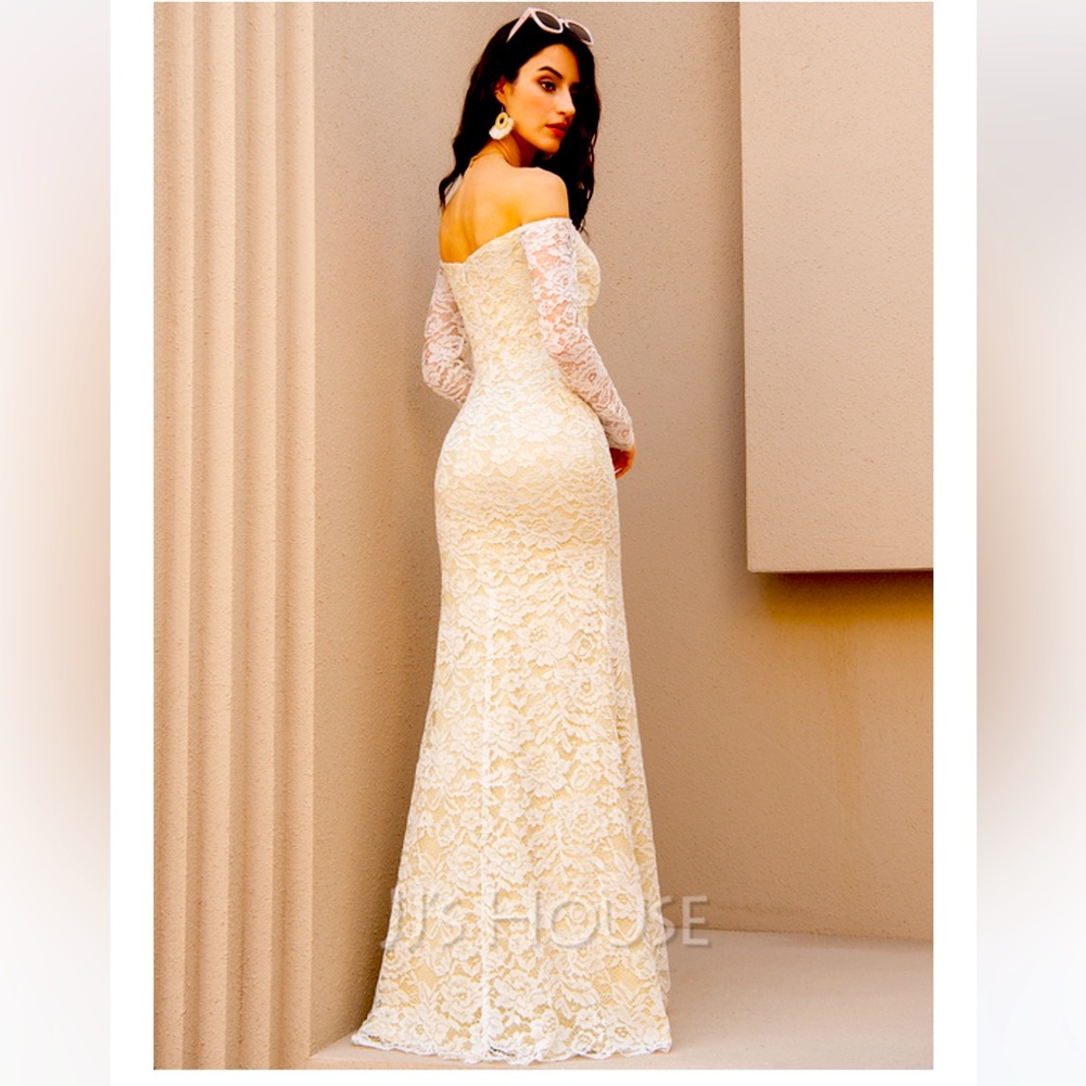 NWT Trumpet/Mermaid style lace off the shoulder dress.  Lace.  Size 6